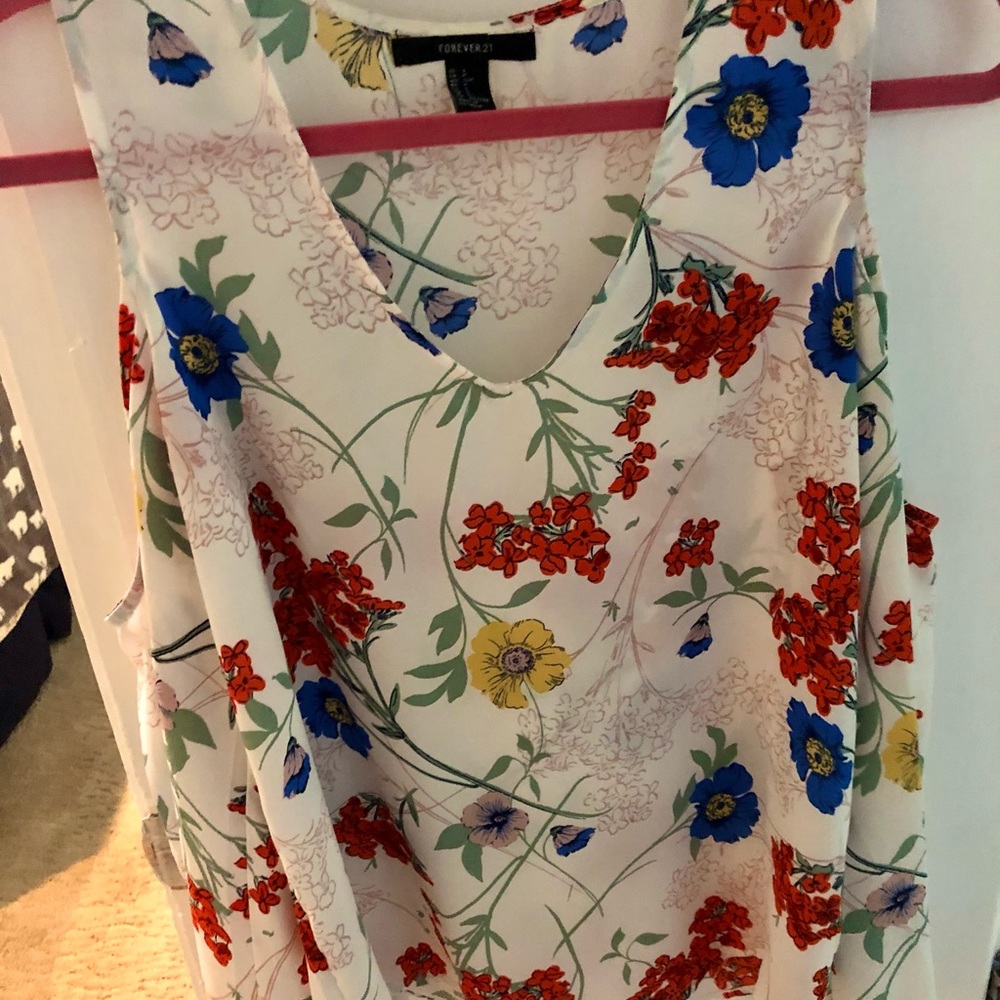 Cute, colorful, breezy top!